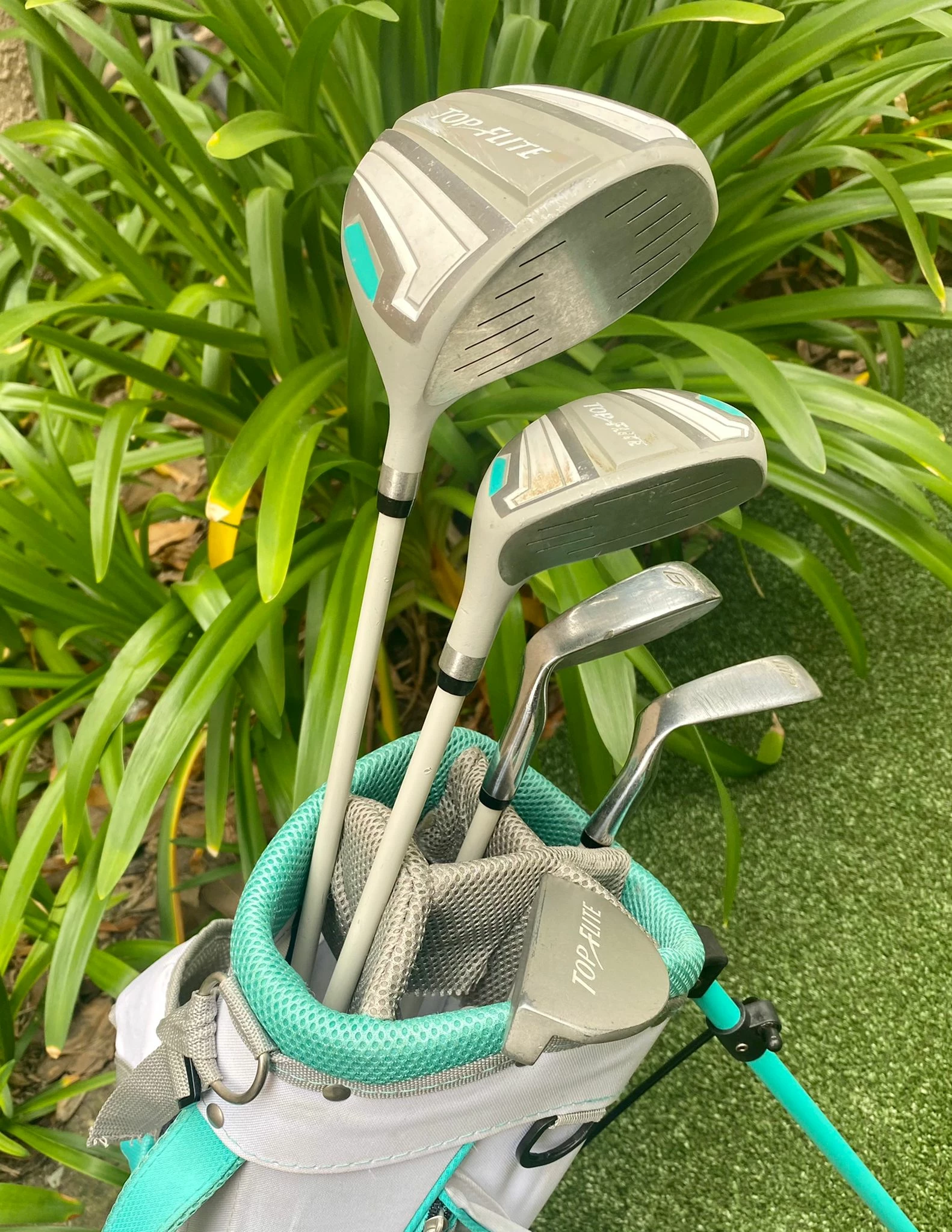 Www.chipnputt.com Top Flite Junior Girls Golf Set, Driver, Hybrid, Irons, Putter, 5 Way Bag, Great! - Image 3