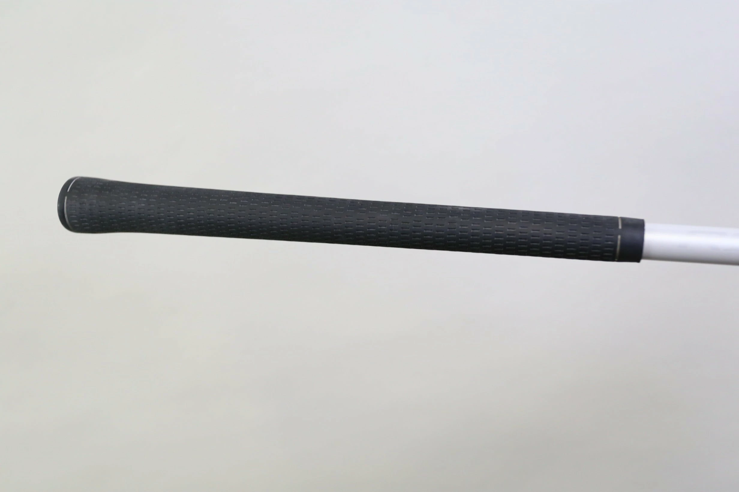 TaylorMade R9 460 Driver - Right-Handed - 10.5 Degrees - Stiff Flex - Image 8