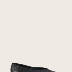 The Frye Company Claire Flat
